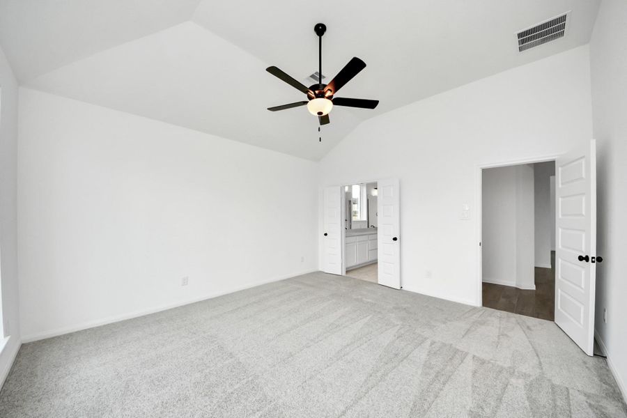 Spacious, unfurnished interior of a new home in Elyson, Katy (Image 15).