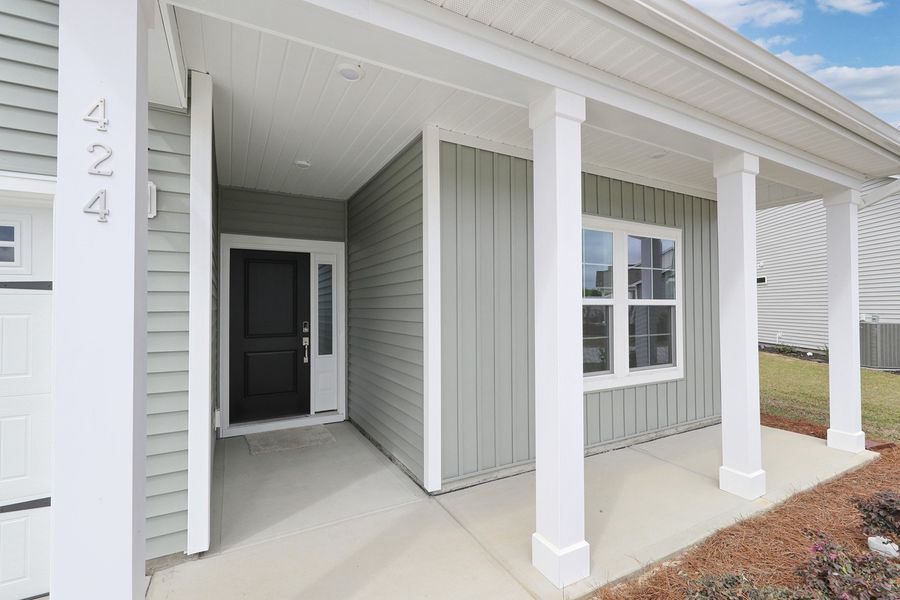 Exterior details and patio area of a home in Jordan Grove, Conway (Image 3).