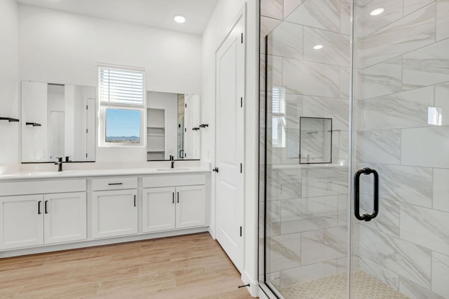 Furnished interior view inside a new home in Mountain View Ranch, Vail (Image 9).