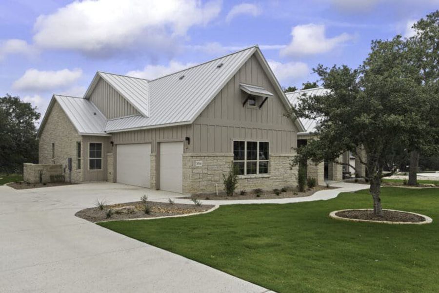 Front exterior of Ashlyn luxury home in Belle Oaks, Bulverde TX