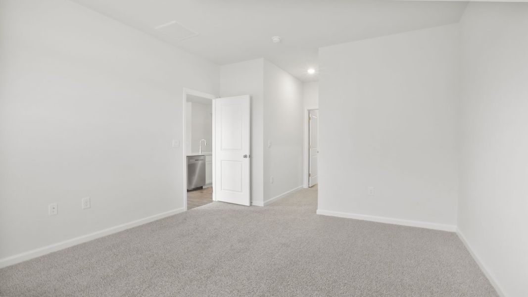 Spacious, unfurnished interior of a new home in Pine Lake Estates, Anderson (Image 27).