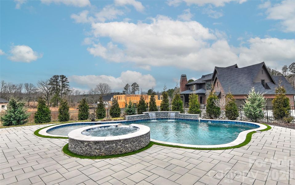 Community amenities in , Weddington (Image 43). Community amenities in , Weddington (Image 43).