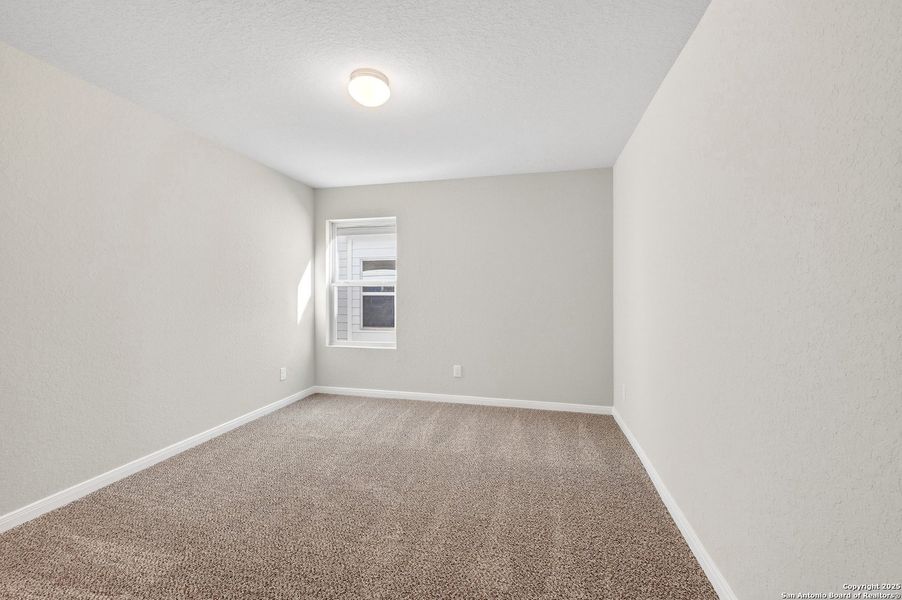 Spacious, unfurnished interior of a new home in Winding Brook, San Antonio (Image 31).
