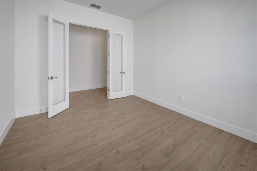 Spacious, unfurnished interior of a new home in Lakeview Crossing – Classic Series, Sarasota (Image 31). Spacious, unfurnished interior of a new home in Lakeview Crossing – Classic Series, Sarasota (Image 31).