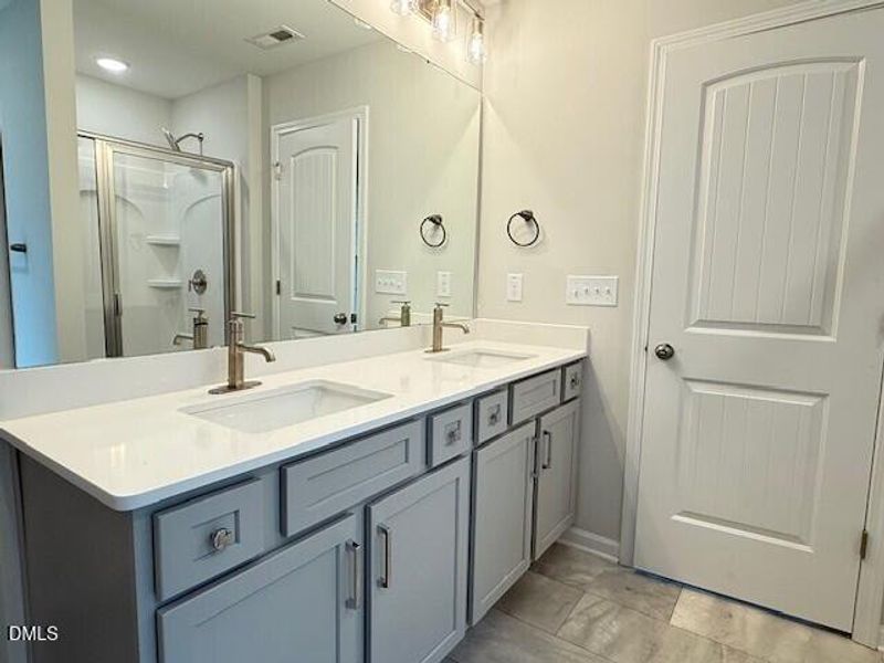 100 VR Primary Vanity 100 VR Primary Vanity