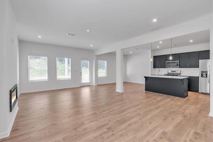 Spacious, unfurnished interior of a new home in The View at Groover's Lake, Lithia Springs (Image 14).