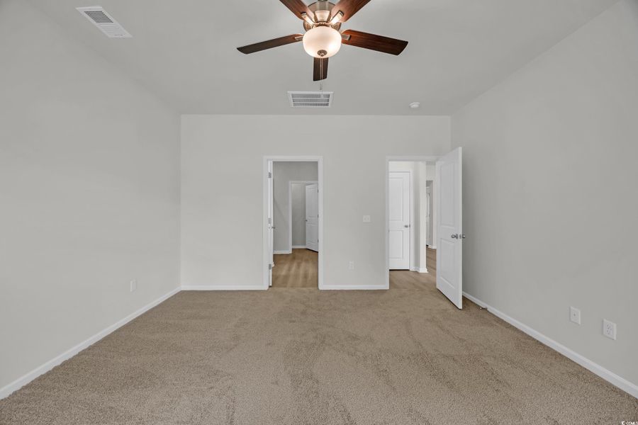 Spacious, unfurnished interior of a new home in Oak Hollow, Longs (Image 15).