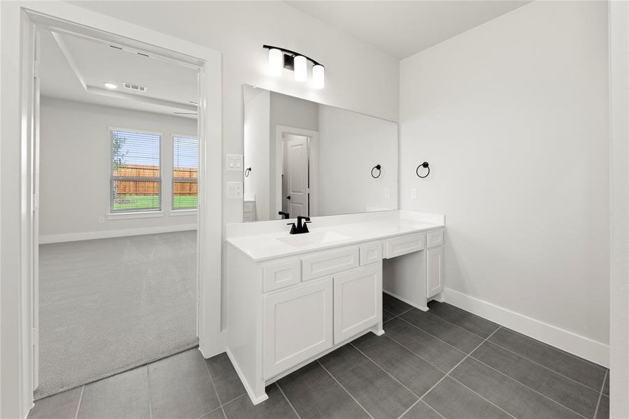 18. 2512 Rolling Hills - Bath (2) 18. 2512 Rolling Hills - Bath (2)