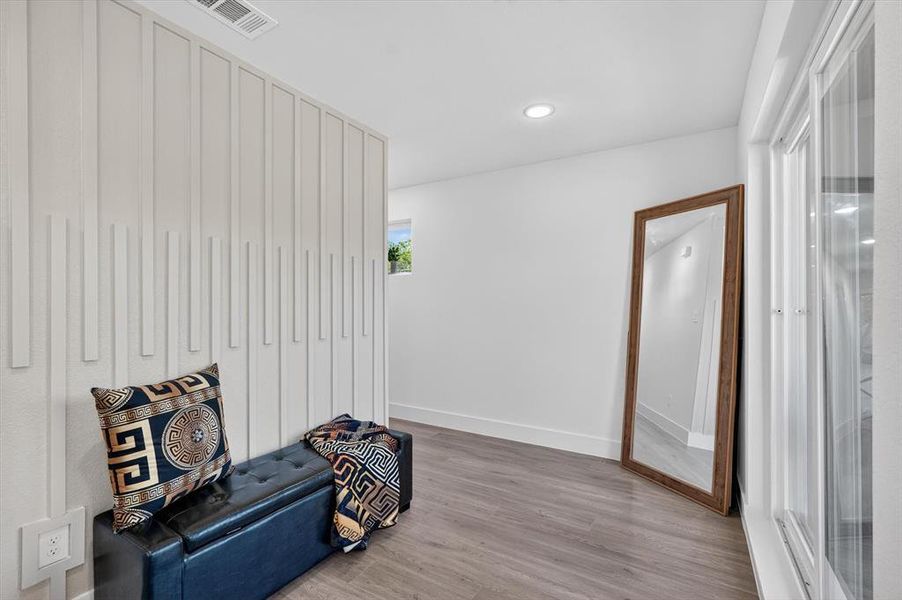 Furnished interior view inside a new home in , Dallas (Image 10).