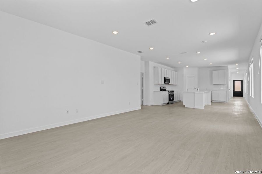 Spacious, unfurnished interior of a new home in Juniper Ranch, Spring Branch (Image 18).