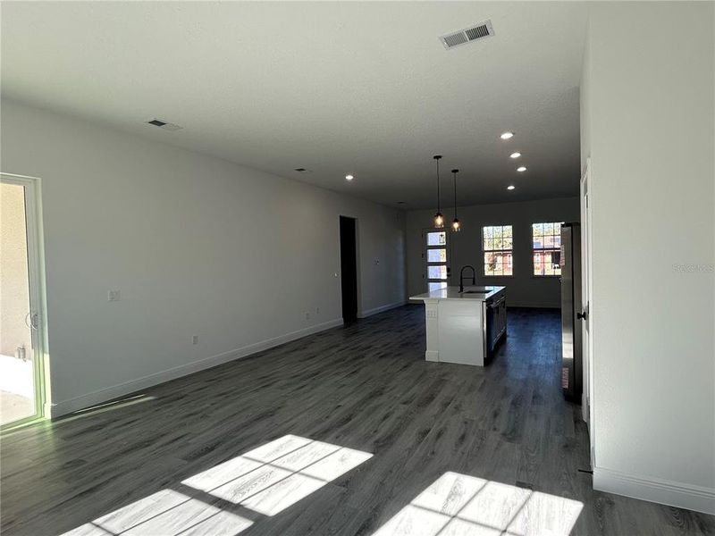 Spacious, unfurnished interior of a new home in , Ocala (Image 17).
