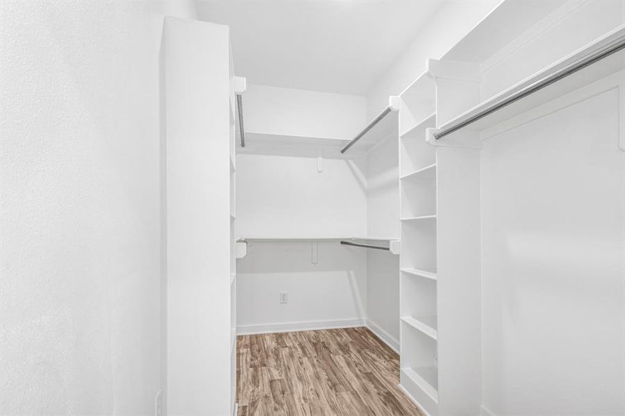 Spacious, unfurnished interior of a new home in , Pittsburg (Image 9).