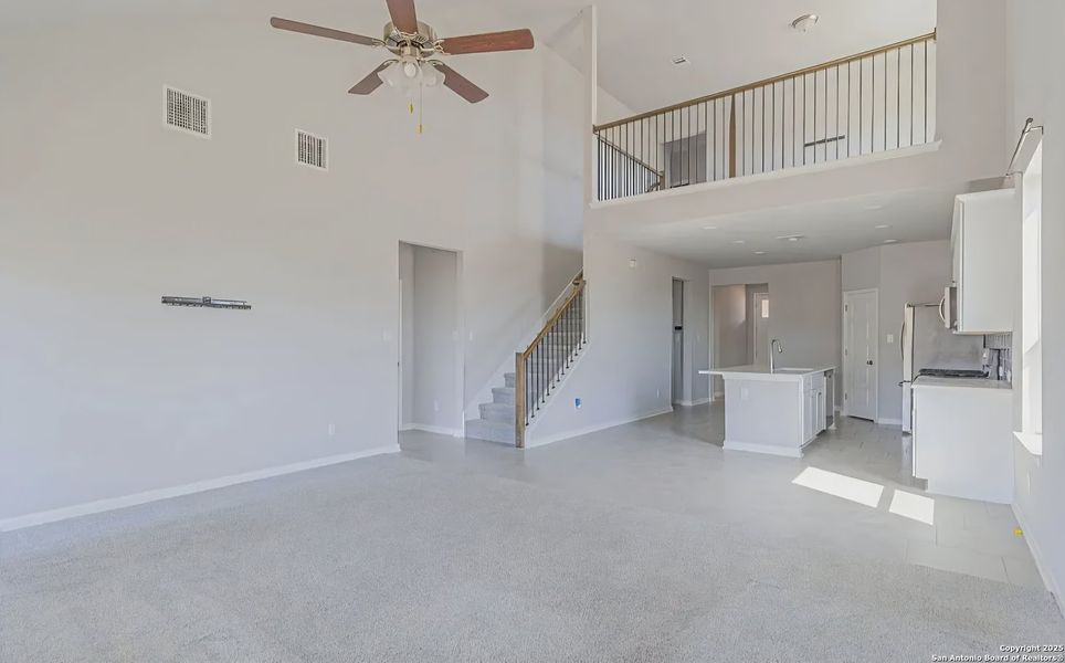 Spacious, unfurnished interior of a new home in Hunter's Ranch, San Antonio (Image 8). Spacious, unfurnished interior of a new home in Hunter's Ranch, San Antonio (Image 8).