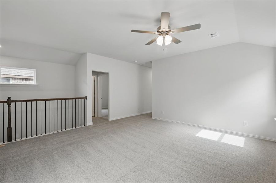 Spacious, unfurnished interior of a new home in Bel Air Village, Sherman (Image 26).