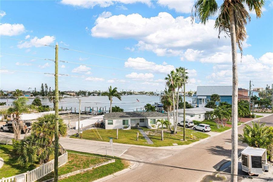 Community amenities in , St. Petersburg (Image 38).