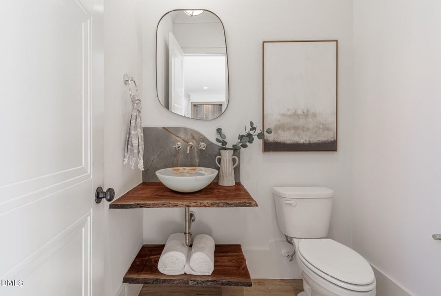 200_MEADOW_WALK_DR_INTERIOR_35 200_MEADOW_WALK_DR_INTERIOR_35