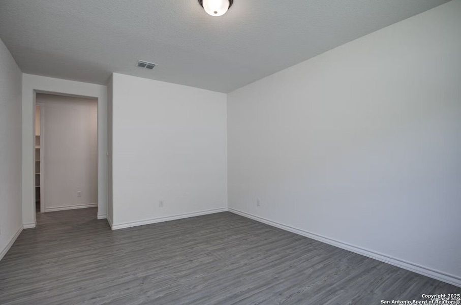 Spacious, unfurnished interior of a new home in The Reserve at Potranco Oaks, Castroville (Image 59).