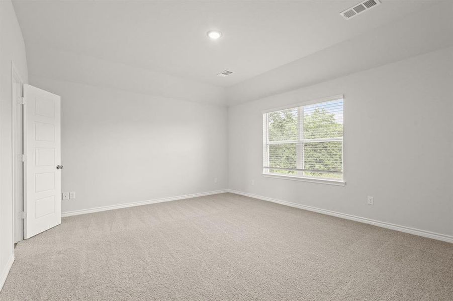 Spacious, unfurnished interior of a new home in Christian Meadows, Ennis (Image 29).