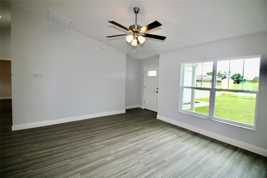 Spacious, unfurnished interior of a new home in , Ocala (Image 31).