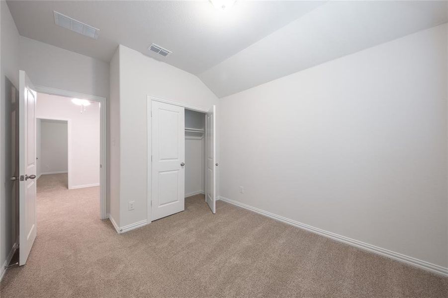 Spacious, unfurnished interior of a new home in Lake Pointe: Lake Pointe at Paloma Creek, Little Elm (Image 18). Spacious, unfurnished interior of a new home in Lake Pointe: Lake Pointe at Paloma Creek, Little Elm (Image 18).