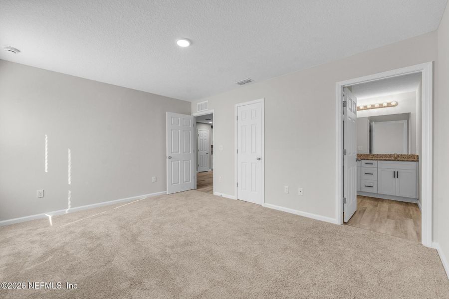 Spacious, unfurnished interior of a new home in , Jacksonville (Image 30).