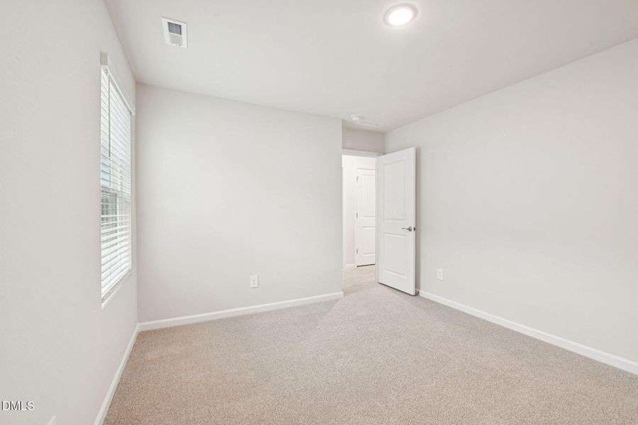 35-web-or-mls-Raleigh - Oak Manor - 137