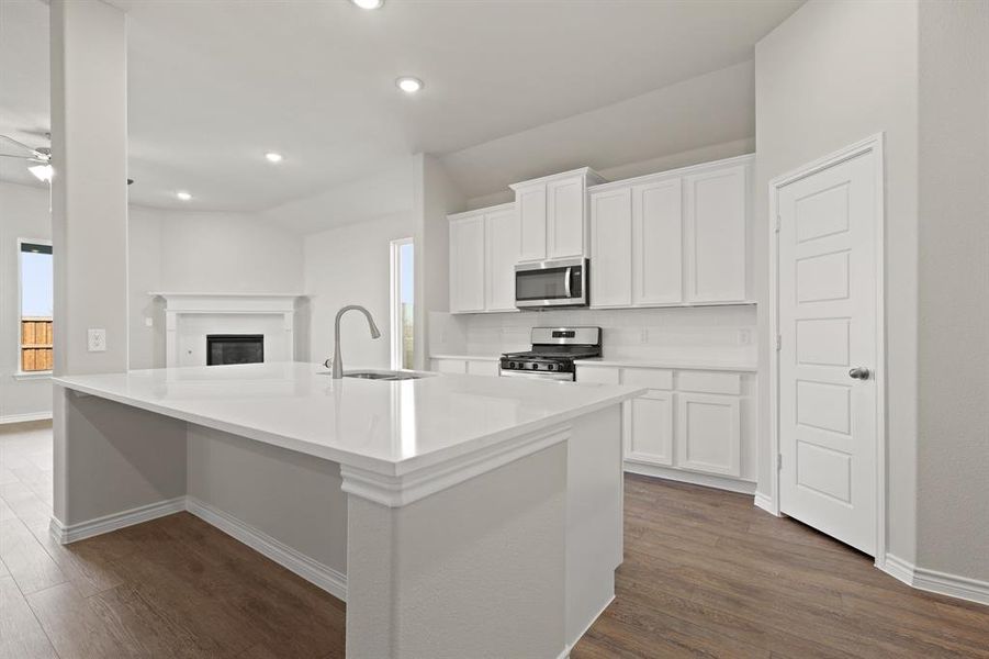 Furnished interior view inside a new home in Rocky Creek Crossing, Fort Worth (Image 4). Furnished interior view inside a new home in Rocky Creek Crossing, Fort Worth (Image 4).