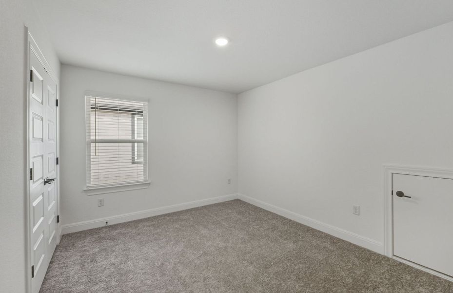 Spacious, unfurnished interior of a new home in Lagos, Manor (Image 35).