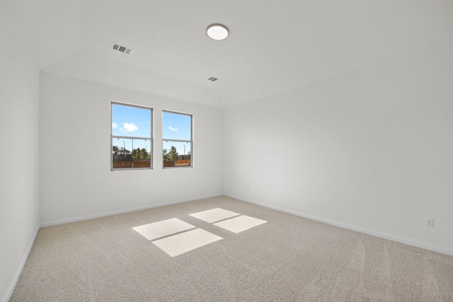 Spacious, unfurnished interior of a new home in Trinity Ranch, Elgin (Image 19).