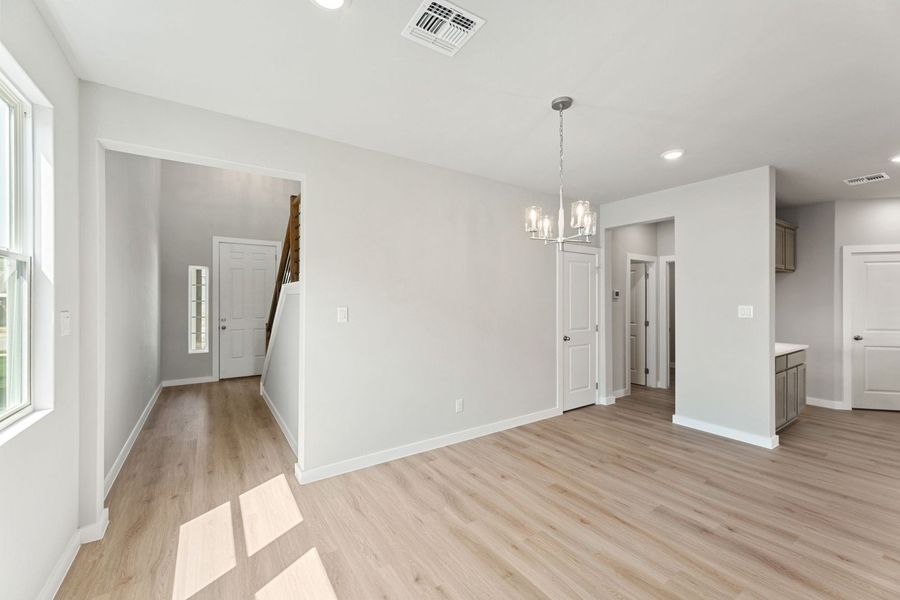 Spacious, unfurnished interior of a new home in Highland Ridge, New Braunfels (Image 19).