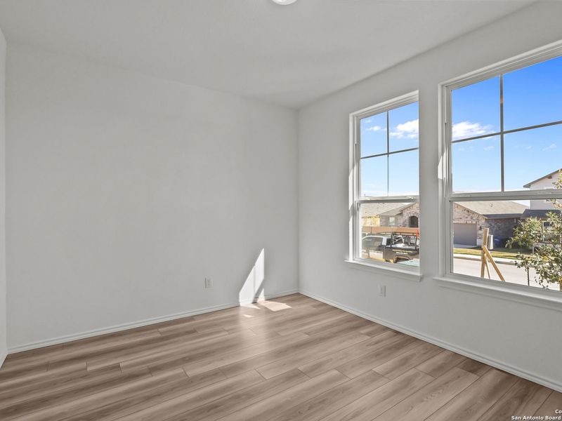 Spacious, unfurnished interior of a new home in Comanche Ridge, San Antonio (Image 23).