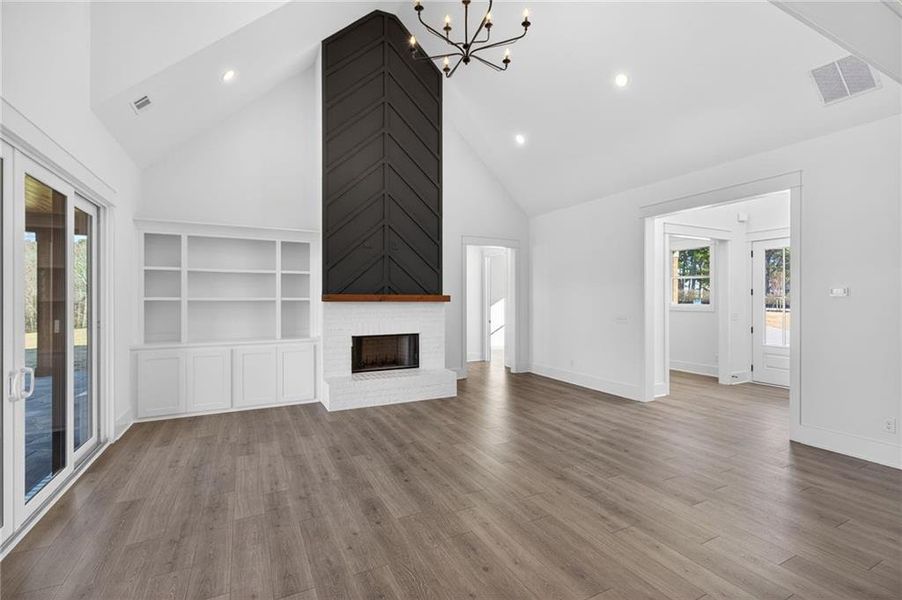 Spacious, unfurnished interior of a new home in , Dallas (Image 36).