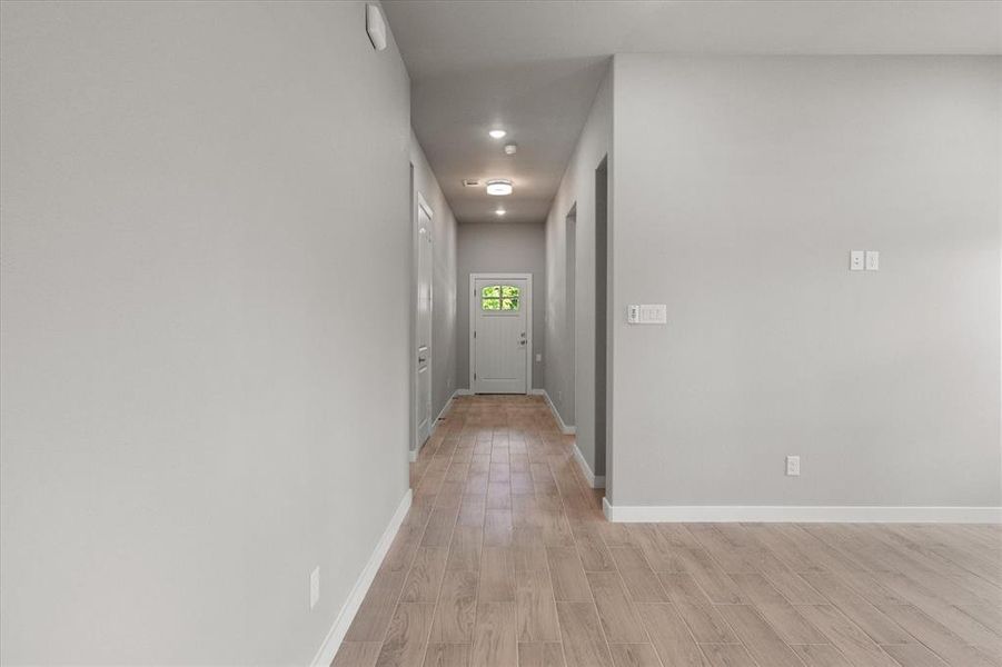 Spacious, unfurnished interior of a new home in , Kerens (Image 17).