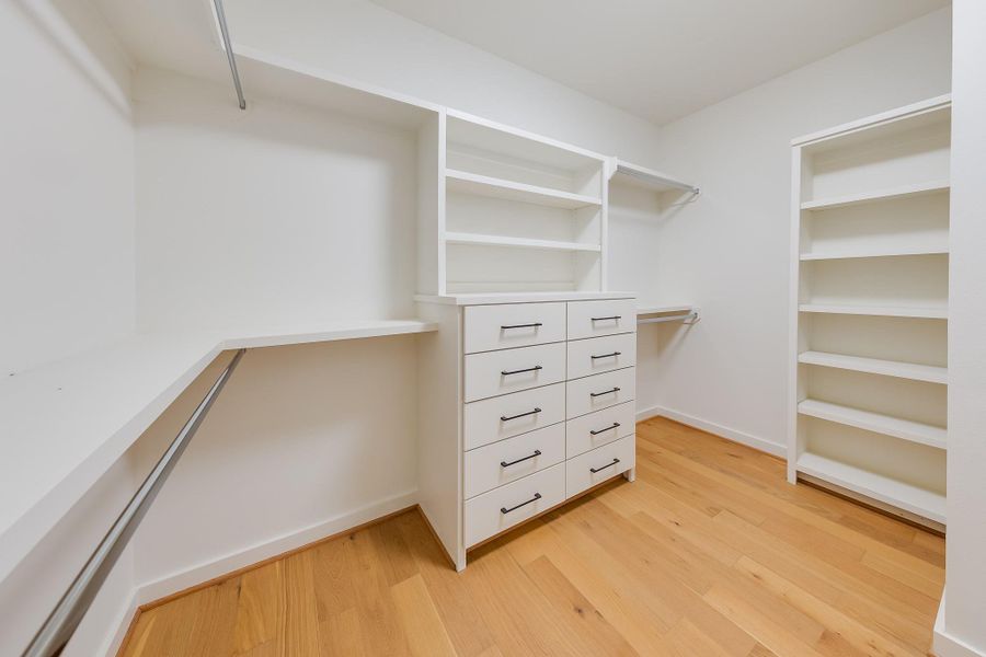 Spacious, unfurnished interior of a new home in , Houston (Image 34).