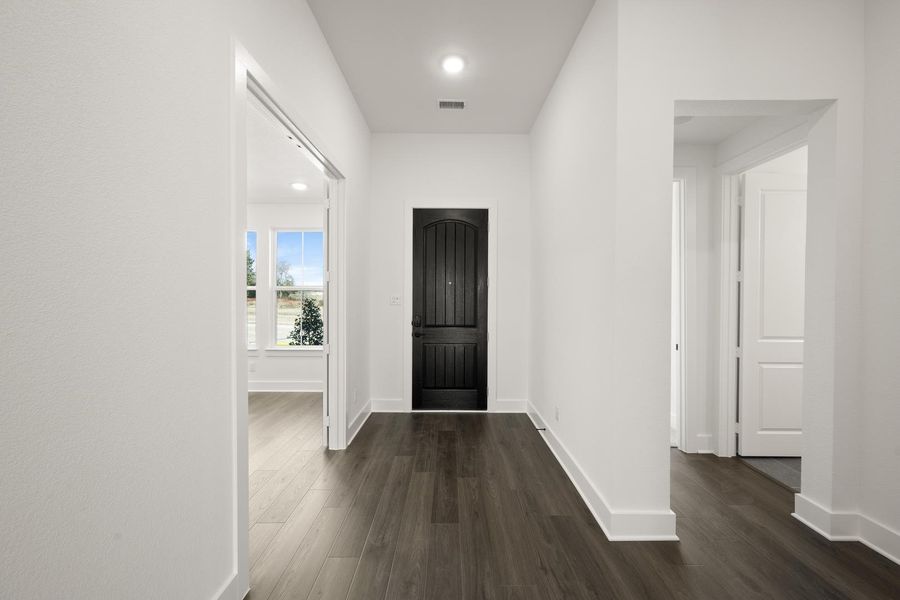 Spacious, unfurnished interior of a new home in Bridgewater, Midlothian (Image 17).