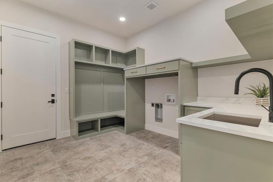 Furnished interior view inside a new home in , Southlake (Image 17).