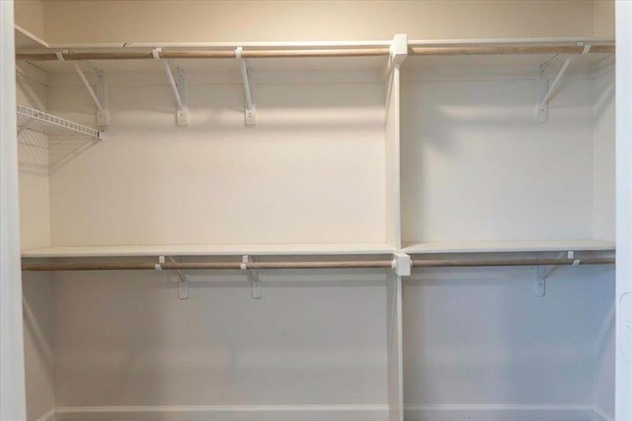 Spacious, unfurnished interior of a new home in , Glen Rose (Image 23).