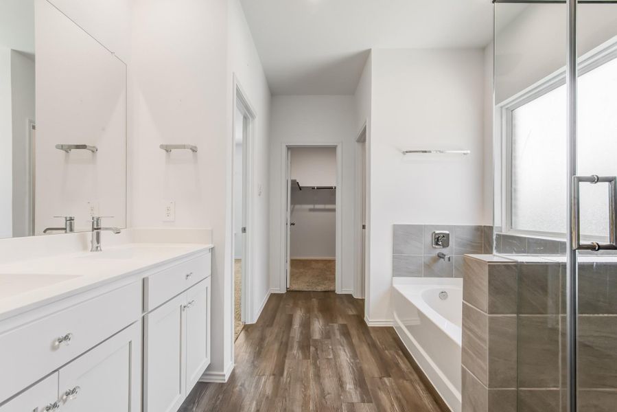 Furnished interior view inside a new home in River Ranch Meadows, Dayton (Image 11).