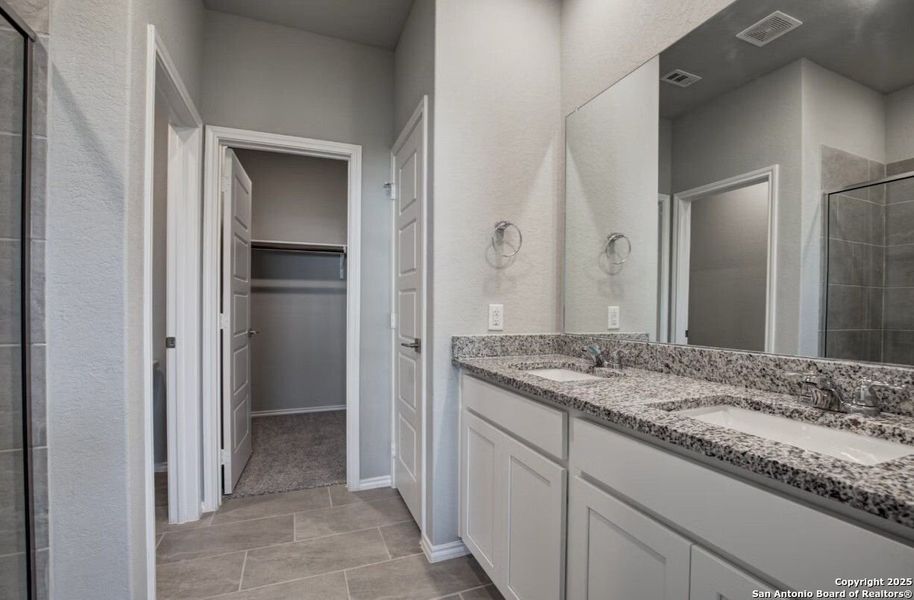 Image 44 of a home in Hickory Ridge.