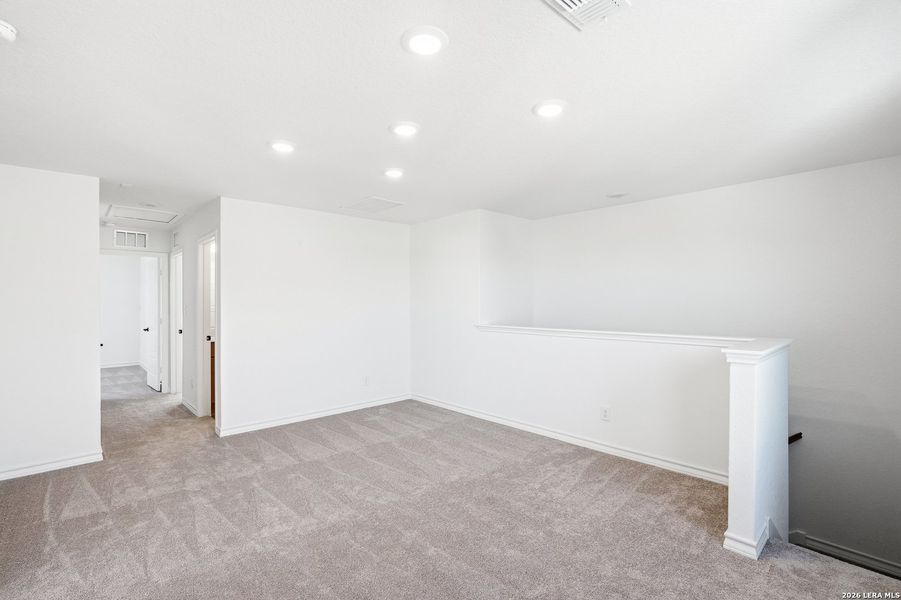Spacious, unfurnished interior of a new home in Dove Song, Marion (Image 35).