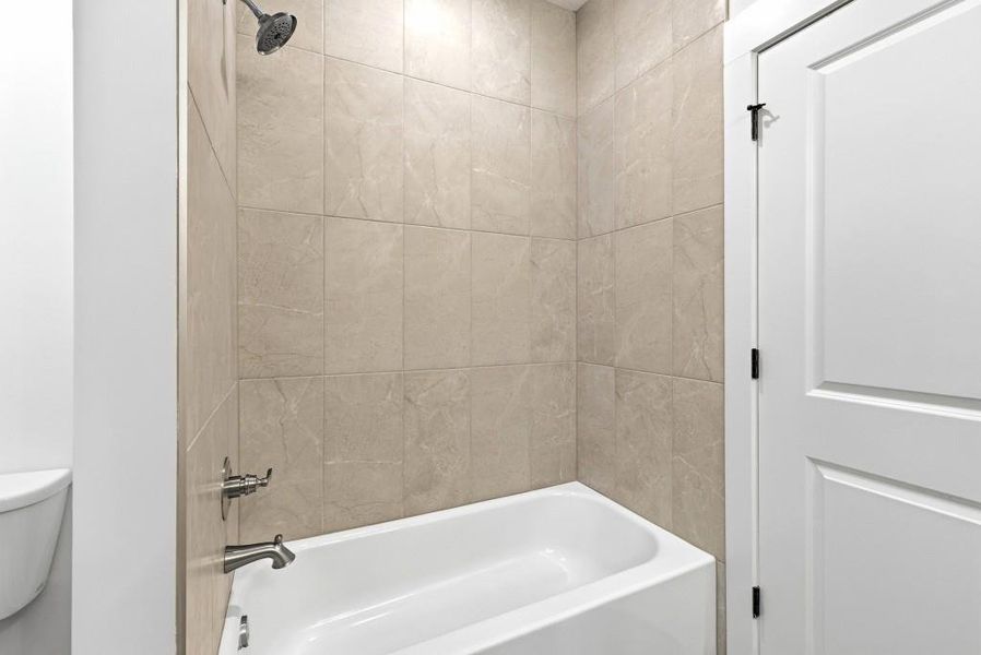 Furnished interior view inside a new home in , Jefferson (Image 48).