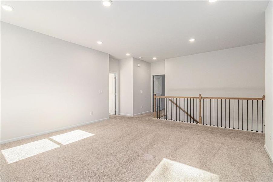 Spacious, unfurnished interior of a new home in Pickens Landing, Dacula (Image 25).