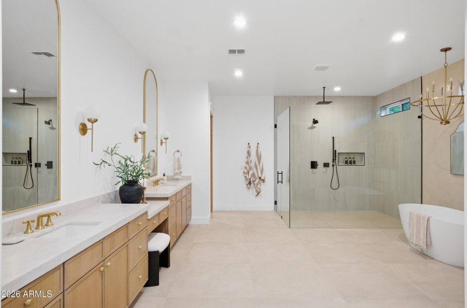 16_4825 n 70th st-16