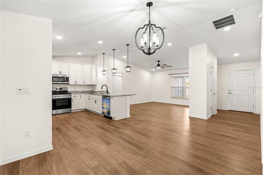 Spacious, unfurnished interior of a new home in , Ocala (Image 15).