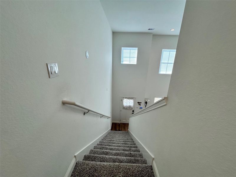 Spacious, unfurnished interior of a new home in Spring Branch Crossing, Conroe (Image 11).