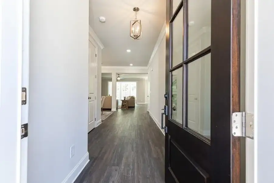 Spacious, unfurnished interior of a new home in Aberdeen, Hoschton (Image 23).