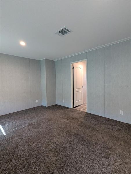 Spacious, unfurnished interior of a new home in , Lake Wales (Image 11).