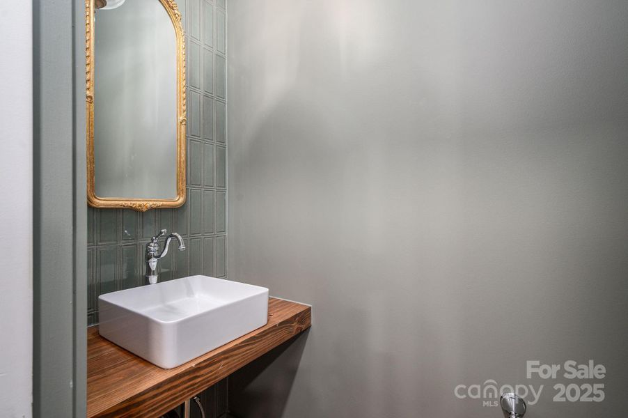 Image 42 of a home in .