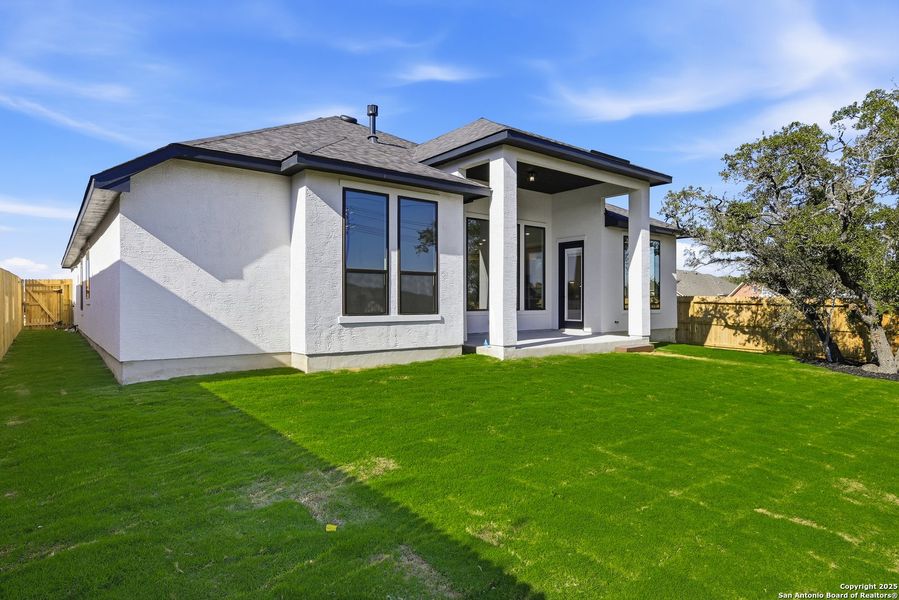 Exterior details and patio area of a home in Ventana - 60', Bulverde (Image 20).