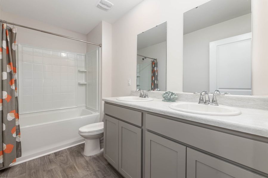 Representative furnished interior of a home built from the GALEN by D.R. Horton in Jordanville Farms, Galivants Ferry (Image 33).